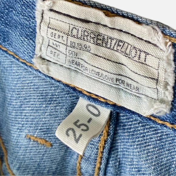 CURRENT ELLIOT size 25 distressed the boyfriend roll shorts - Picture 3 of 3